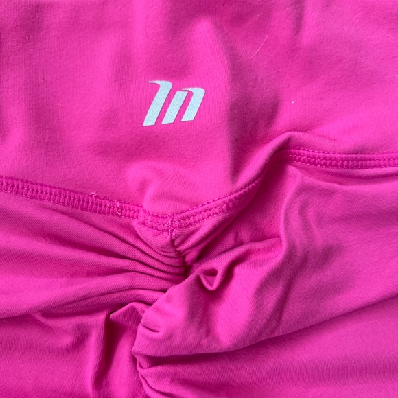 Muscle nation mini pink scrunch shorts - Picture 3 of 3